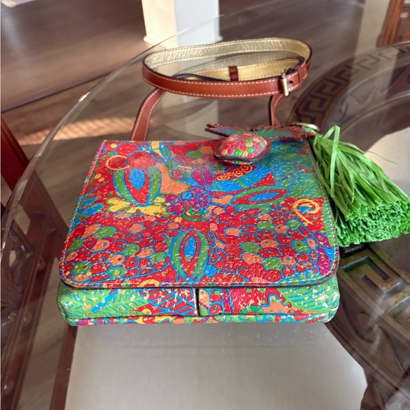 🩷💚PATRICIA NASH TROPICAL SUMMER PINEAPPLE LEATHER MESSENGER BAG!🩷💚 - Picture 4 of 8